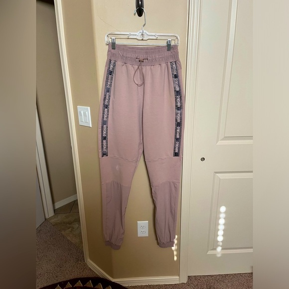 Gymshark Revival Jogger Pullon Drawstring Light Pink Tan Sweatpants  Womens S - Picture 1 of 16